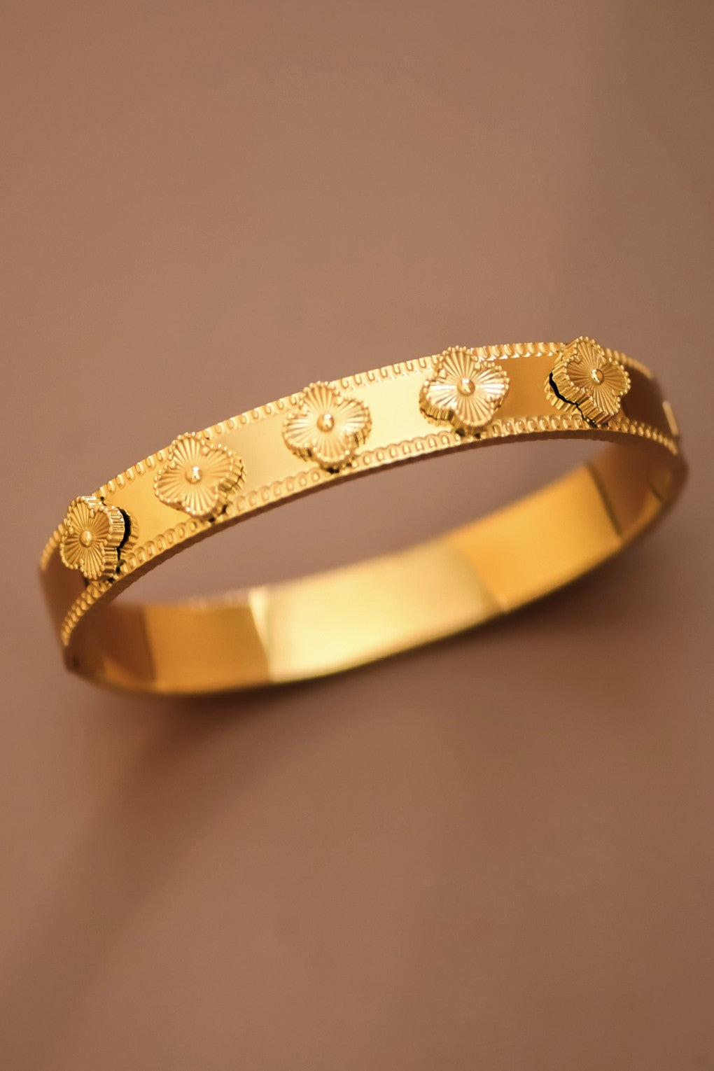 18k Waterproof Non-tarnish Stainless Steel Multi-Cloves Hinged Bangle Bracelet